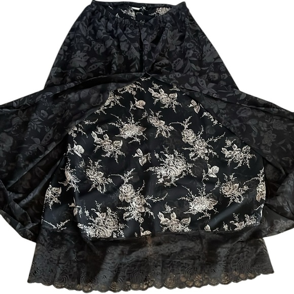 Water Colors Black Floral A-Line/ Maxi Double Layer Skirt Size Medium - Picture 3 of 7